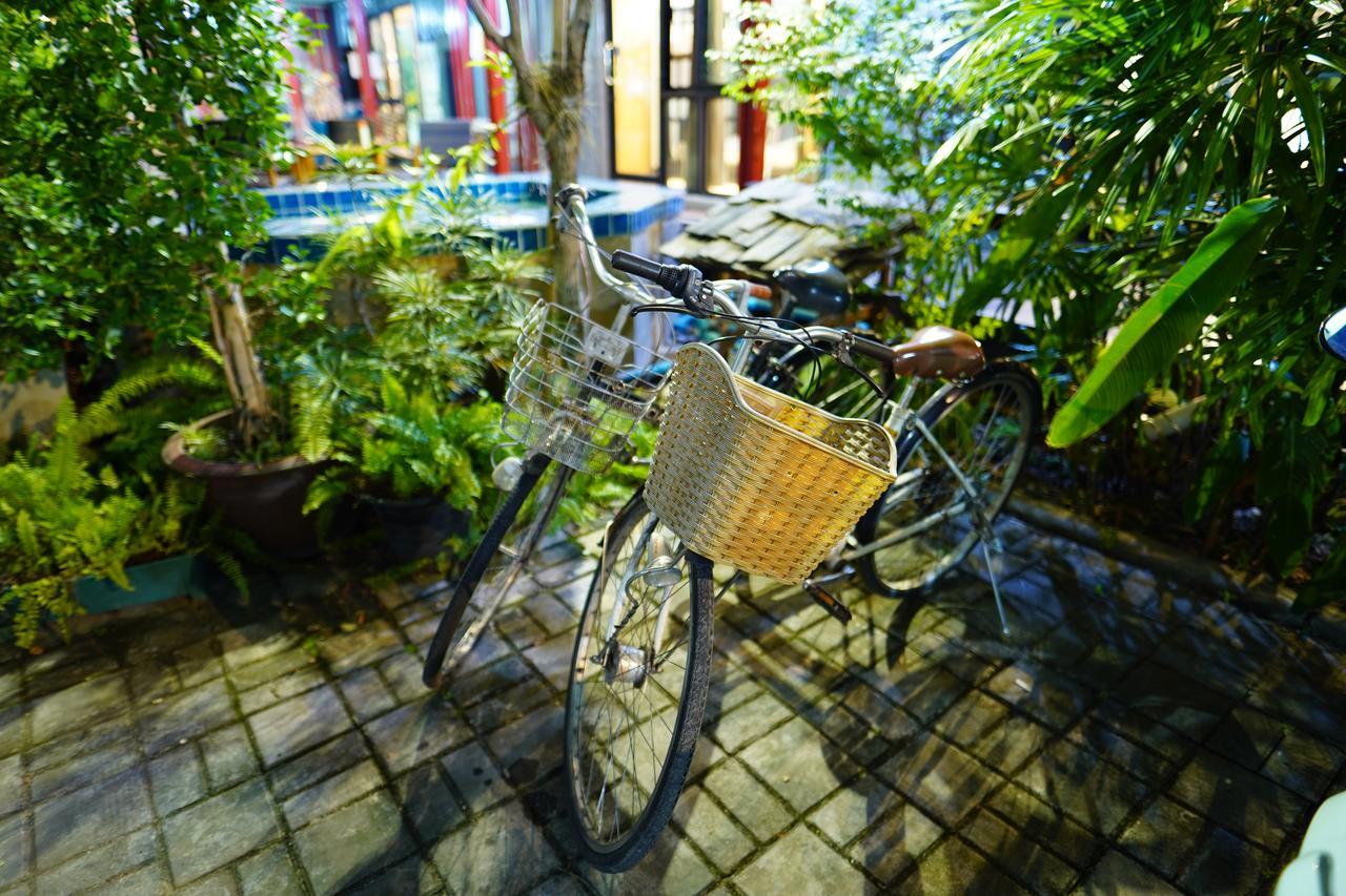 At Box Hostel Chiang Mai Extérieur photo