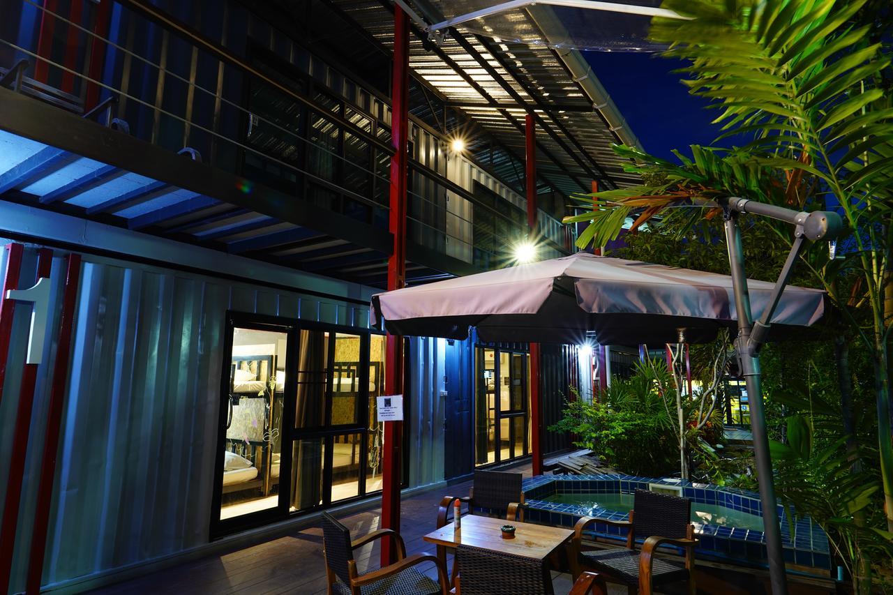 At Box Hostel Chiang Mai Extérieur photo