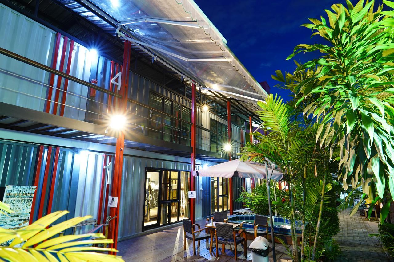 At Box Hostel Chiang Mai Extérieur photo