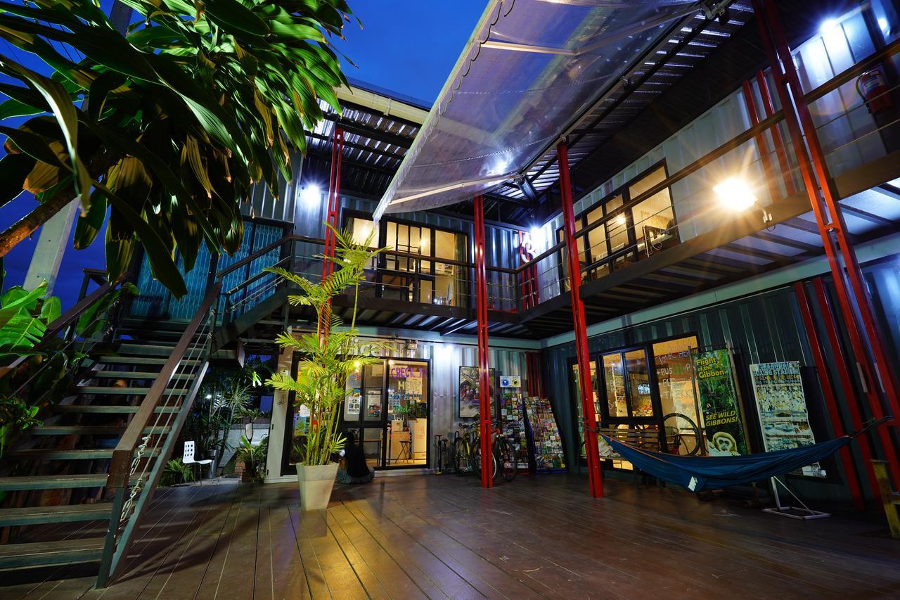 At Box Hostel Chiang Mai Extérieur photo
