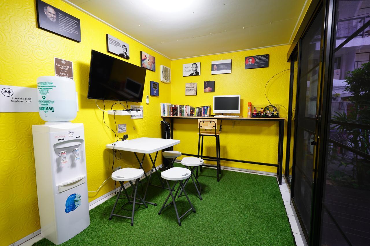 At Box Hostel Chiang Mai Extérieur photo
