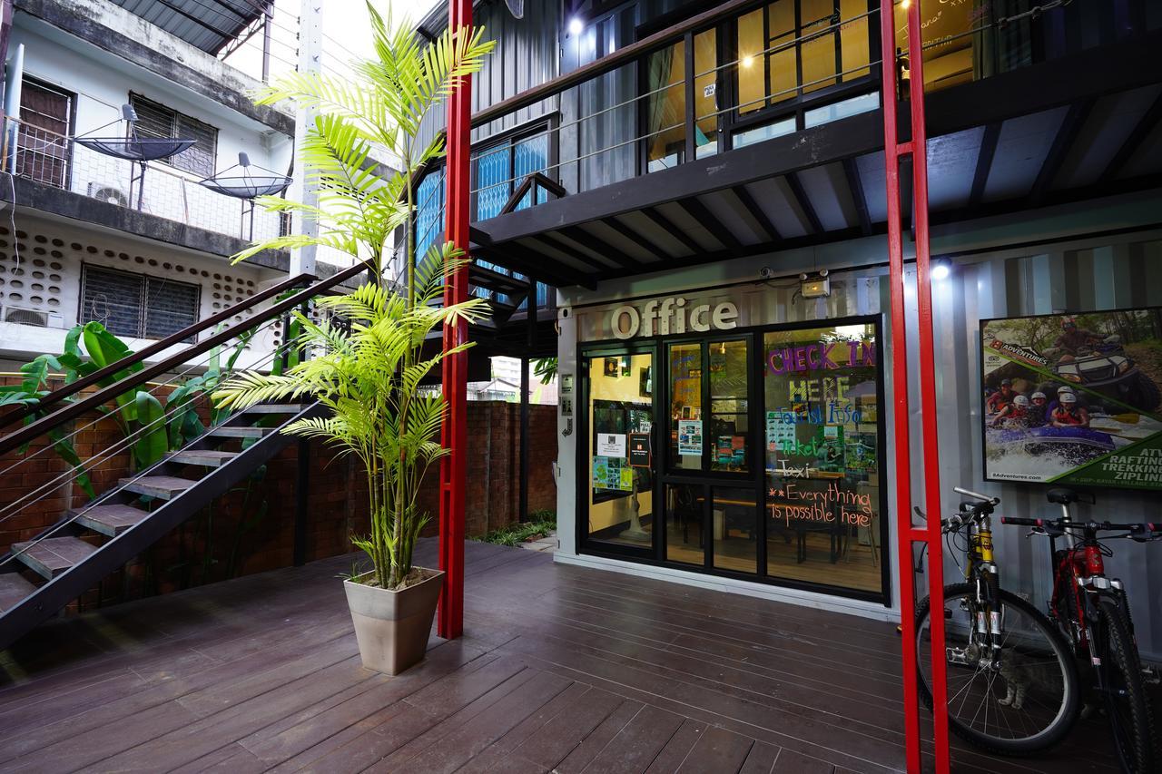 At Box Hostel Chiang Mai Extérieur photo