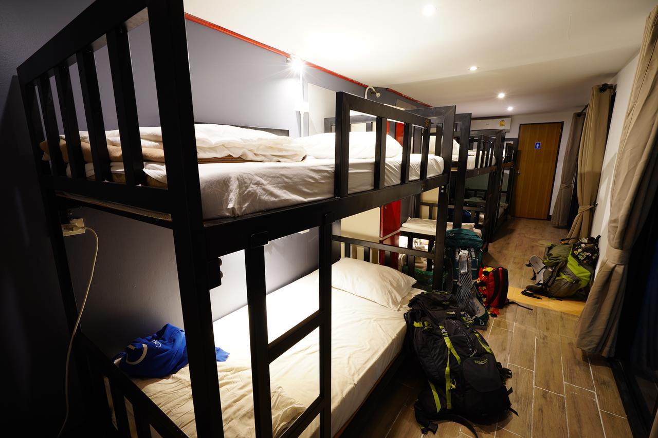 At Box Hostel Chiang Mai Extérieur photo