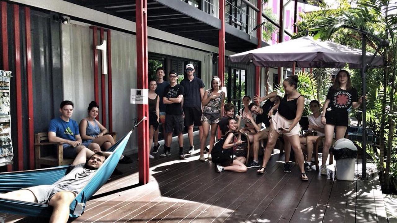 At Box Hostel Chiang Mai Extérieur photo